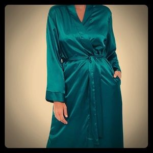 Satin robe 3x